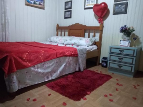 quarto casal em casa completa com café da manhã prox do centro